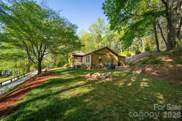 328 Old Greenville Road, Zirconia, NC 28790