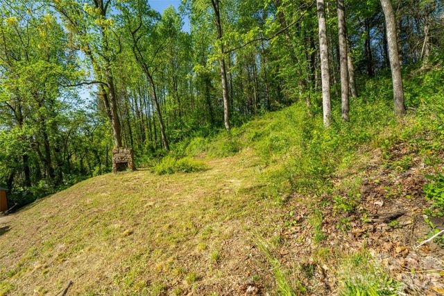328 Old Greenville Road, Zirconia, NC 28790