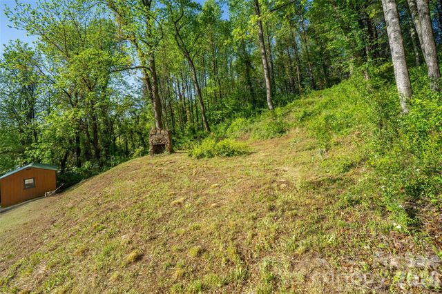 328 Old Greenville Road, Zirconia, NC 28790