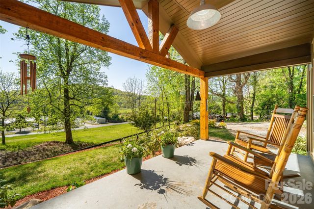 328 Old Greenville Road, Zirconia, NC 28790