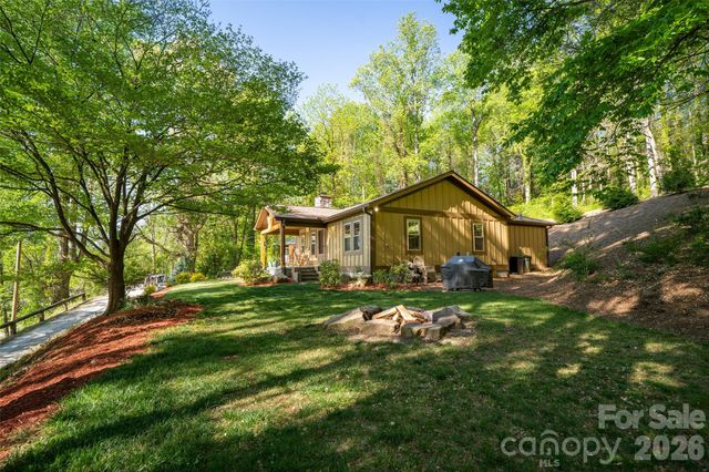 328 Old Greenville Road, Zirconia, NC 28790