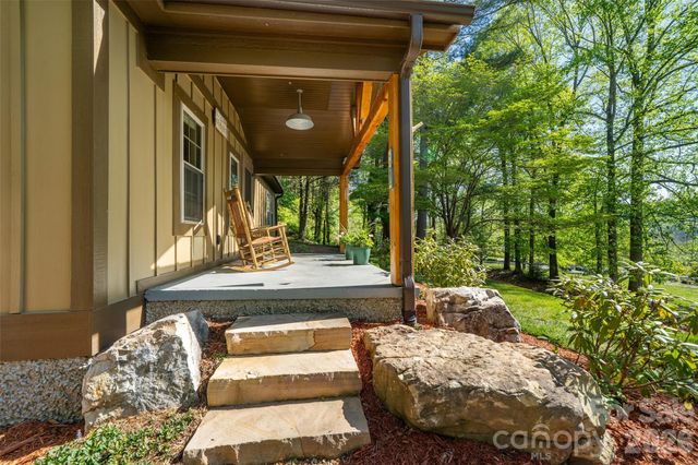328 Old Greenville Road, Zirconia, NC 28790
