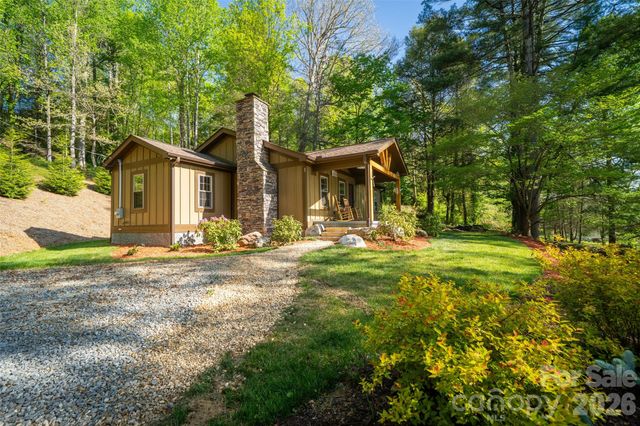 328 Old Greenville Road, Zirconia, NC 28790