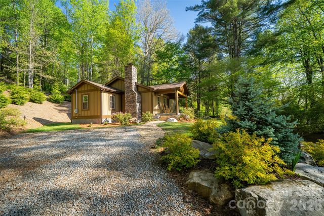 328 Old Greenville Road, Zirconia, NC 28790