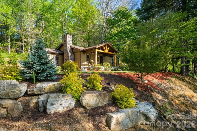 328 Old Greenville Road, Zirconia, NC 28790