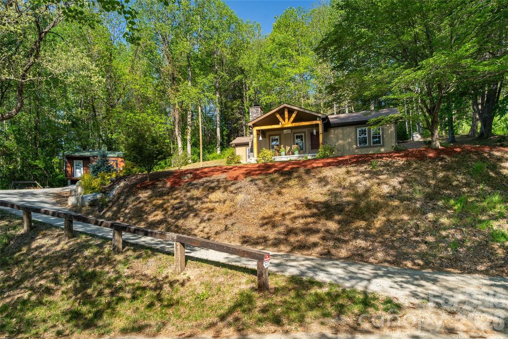 328 Old Greenville Road, Zirconia, NC 28790