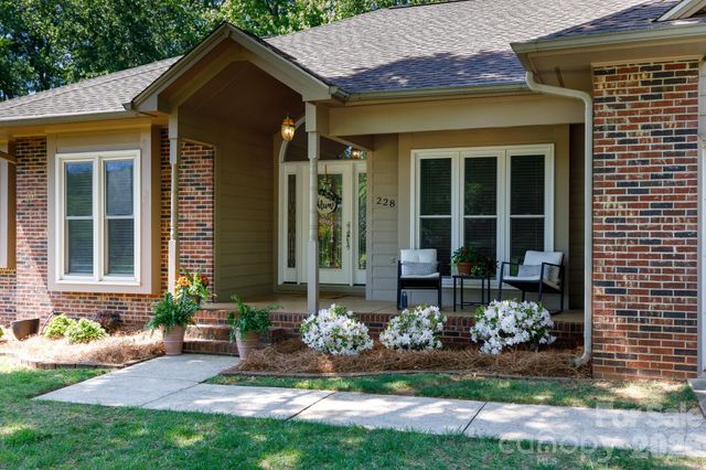 228 Timberlane Drive, Belmont, NC 28012