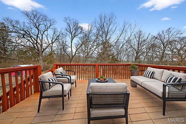 111 Wren Wood Drive, St Clair, MO 63077