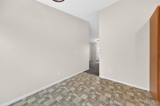 111 Wren Wood Drive, St Clair, MO 63077