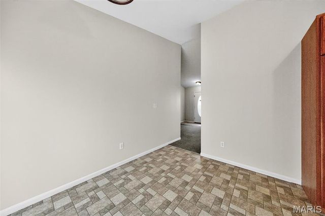 111 Wren Wood Drive, St Clair, MO 63077