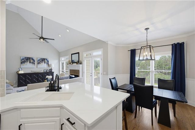 8450 Woodland View Drive, Gainesville, GA 30506