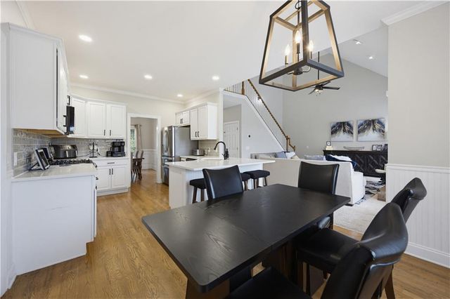8450 Woodland View Drive, Gainesville, GA 30506