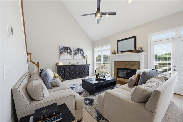 8450 Woodland View Drive, Gainesville, GA 30506