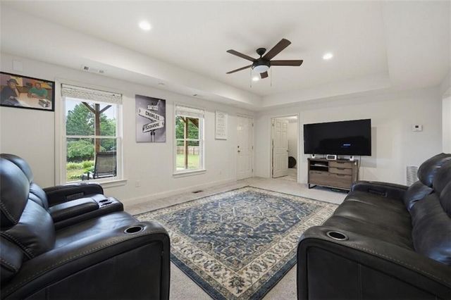 8450 Woodland View Drive, Gainesville, GA 30506