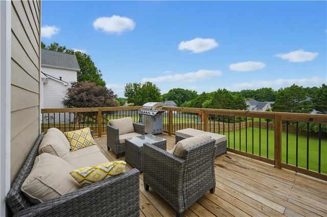 8450 Woodland View Drive, Gainesville, GA 30506