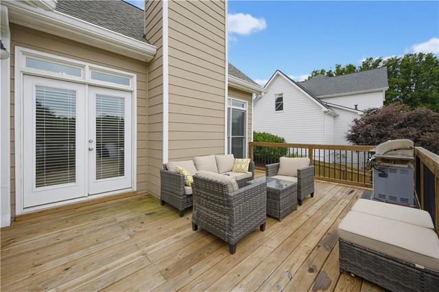 8450 Woodland View Drive, Gainesville, GA 30506