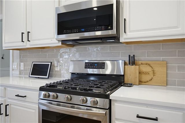8450 Woodland View Drive, Gainesville, GA 30506