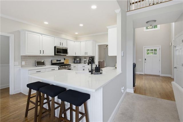 8450 Woodland View Drive, Gainesville, GA 30506