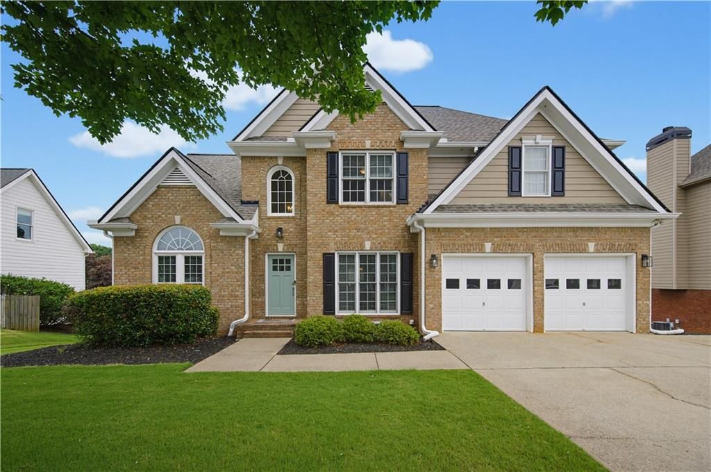 8450 Woodland View Drive, Gainesville, GA 30506
