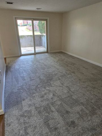 6 Louisburg Sq Apt 2, Nashua, NH 03060