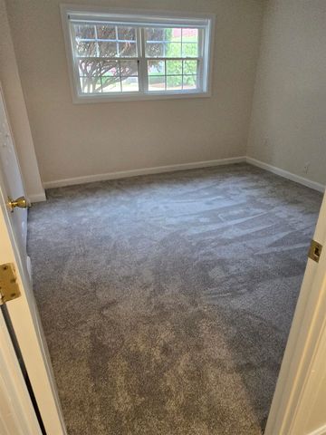 6 Louisburg Sq Apt 2, Nashua, NH 03060