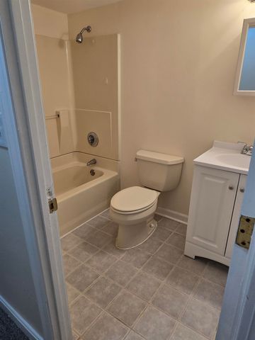 6 Louisburg Sq Apt 2, Nashua, NH 03060