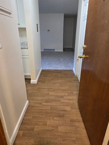 6 Louisburg Sq Apt 2, Nashua, NH 03060