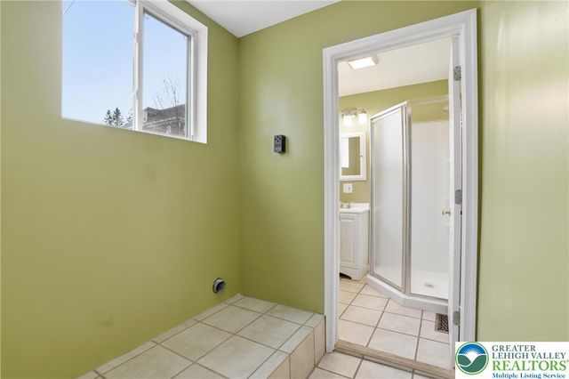 32 North 8th Street, Easton, PA 18042