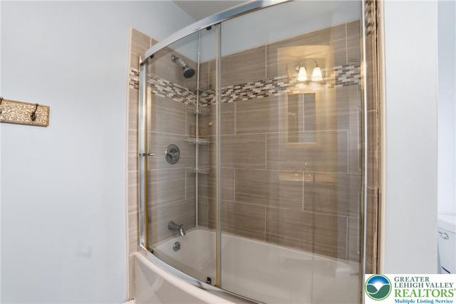 32 North 8th Street, Easton, PA 18042