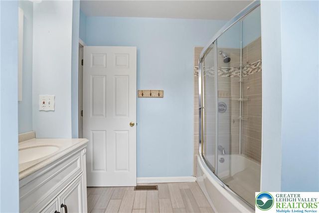 32 North 8th Street, Easton, PA 18042