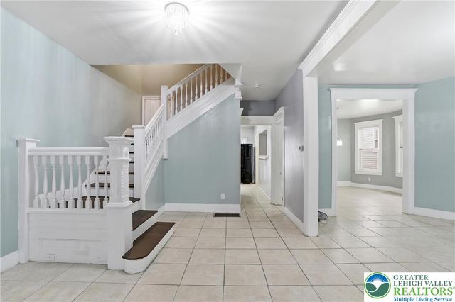 32 North 8th Street, Easton, PA 18042