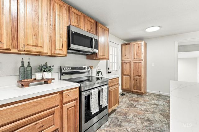 1919 S Penninger Dr, Boise, ID 83709