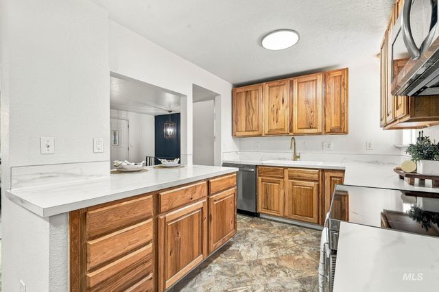 1919 S Penninger Dr, Boise, ID 83709