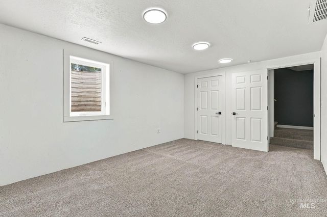 1919 S Penninger Dr, Boise, ID 83709