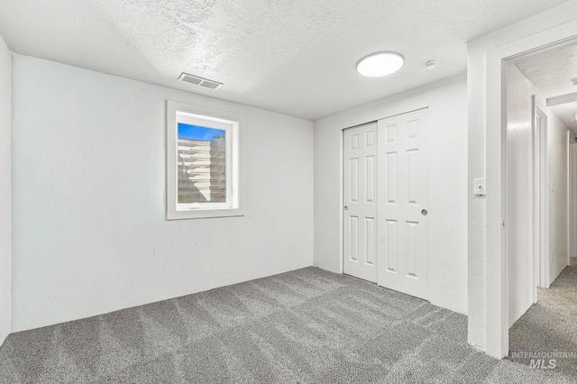 1919 S Penninger Dr, Boise, ID 83709