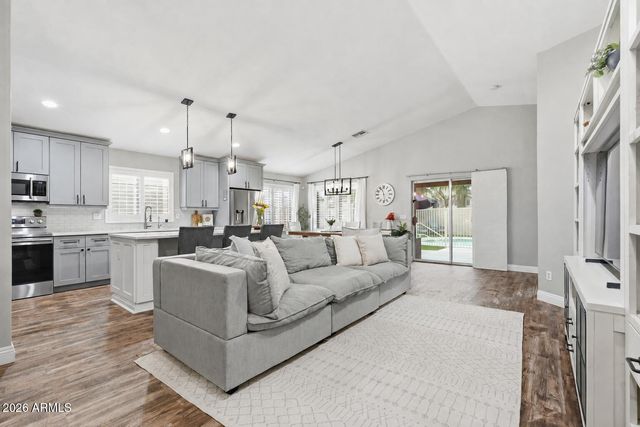 122 S JACKSON Street, Chandler, AZ 85225