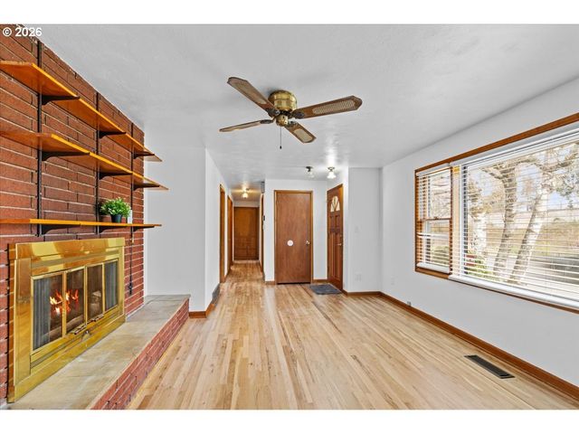 4081 HAWTHORNE Ave Ne, Salem, OR 97301