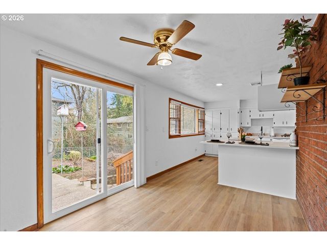 4081 HAWTHORNE Ave Ne, Salem, OR 97301