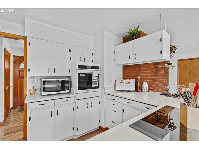 4081 HAWTHORNE Ave Ne, Salem, OR 97301