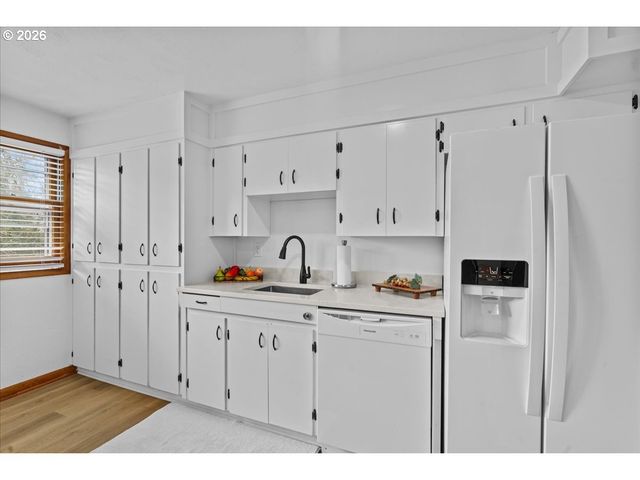 4081 HAWTHORNE Ave Ne, Salem, OR 97301