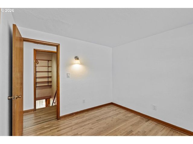 4081 HAWTHORNE Ave Ne, Salem, OR 97301