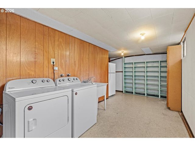 4081 HAWTHORNE Ave Ne, Salem, OR 97301