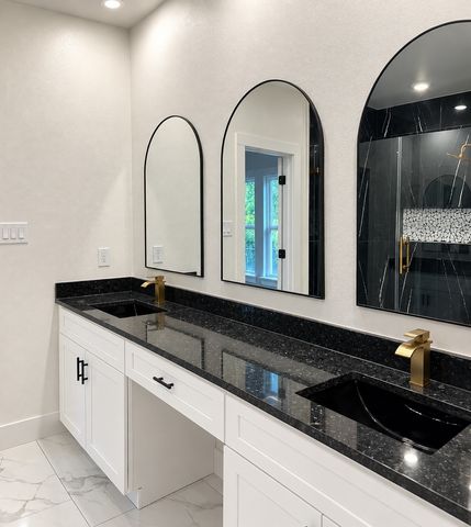 907 Travis Avenue, Alvarado, TX 76009