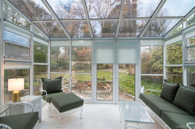 66 AKA 68 Wildway, Bronxville, NY 10708