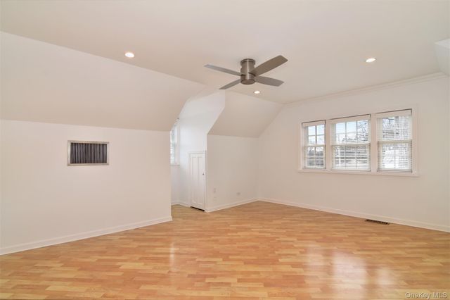 66 AKA 68 Wildway, Bronxville, NY 10708