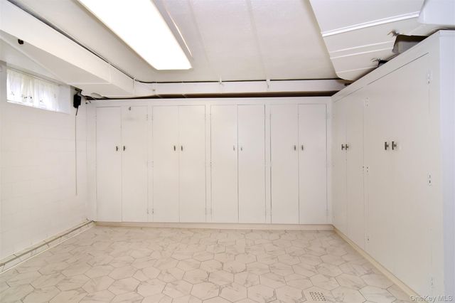 66 AKA 68 Wildway, Bronxville, NY 10708