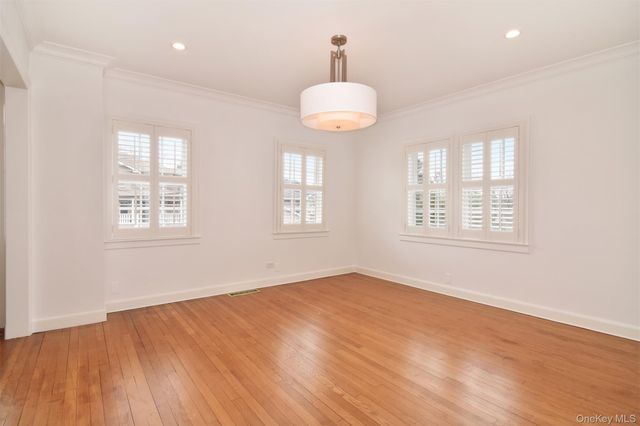 66 AKA 68 Wildway, Bronxville, NY 10708