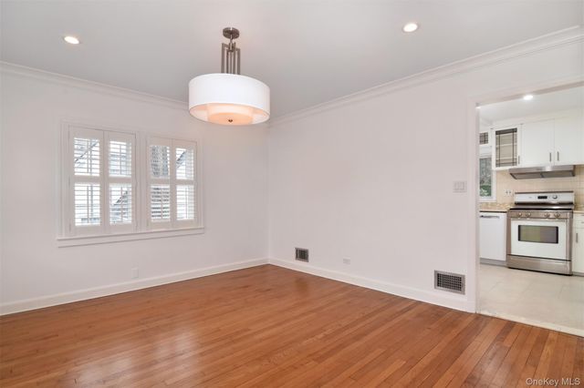66 AKA 68 Wildway, Bronxville, NY 10708