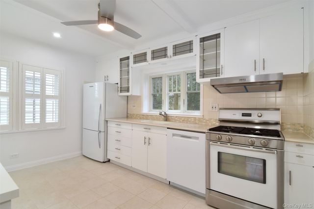 66 AKA 68 Wildway, Bronxville, NY 10708