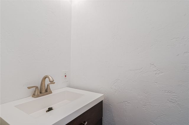 1120 Highland Ave, Pitcairn, PA 15140
